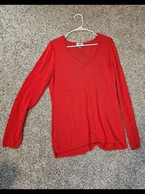 Old Navy Women's Red V-Neck Lightweight Sweater
